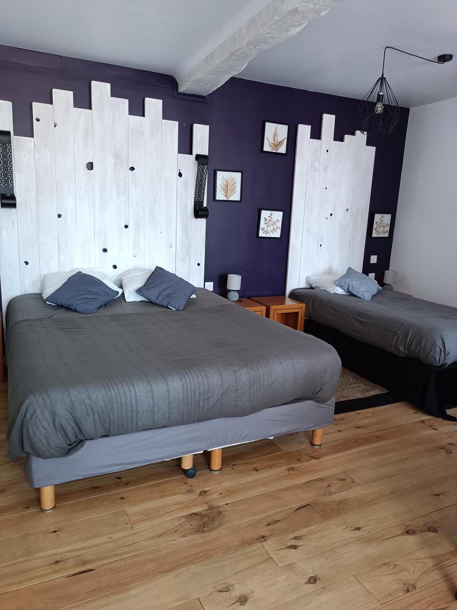 Les 2 Tours Hotel Chenay  Luaran gambar